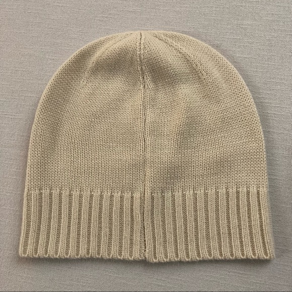 Frye Off White Cream Beanie Hat & Multicolor Soft Fuzzy Boot Socks Gift Set New - Picture 7 of 10